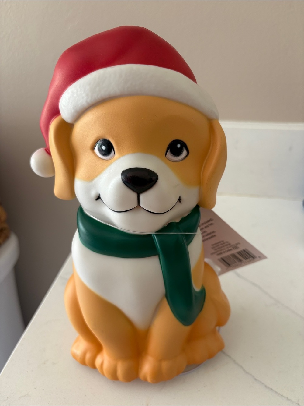Retro looking light up Christmas dig with Santa hat & scarf new